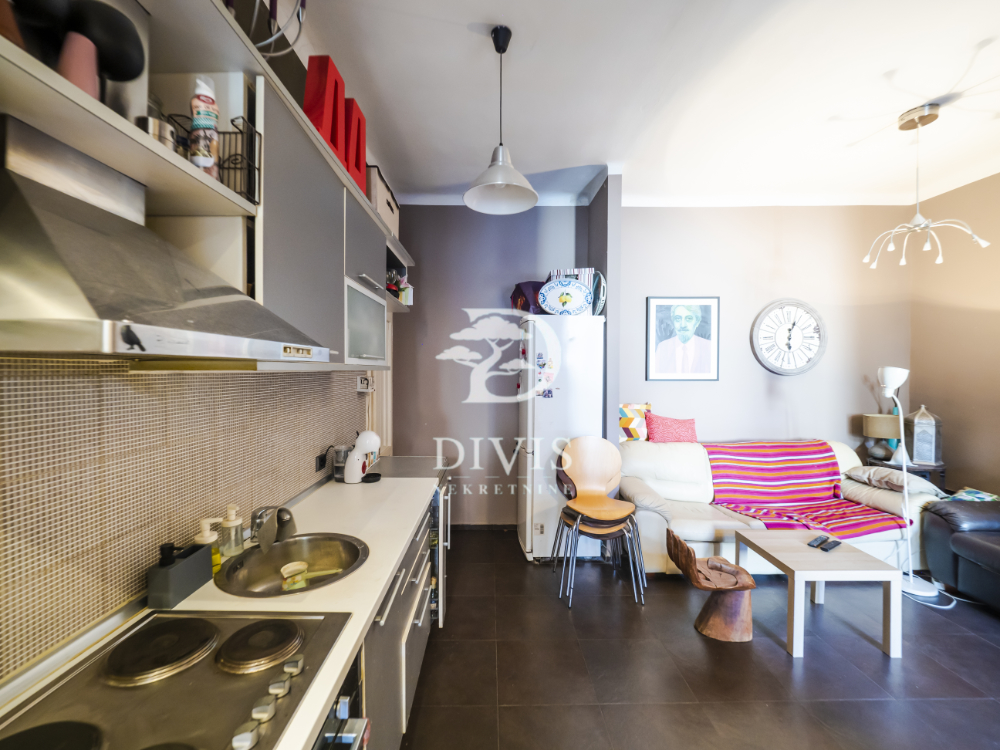 Slika 2 - Nušićeva, Četvorosoban stan na prodaju, 81m2, 415.000€